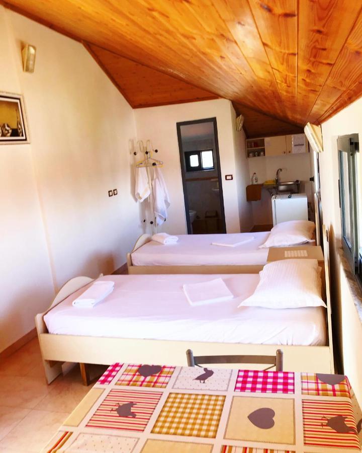 Vila Aliaj Special Rooftop Room For Two Durres Exterior photo