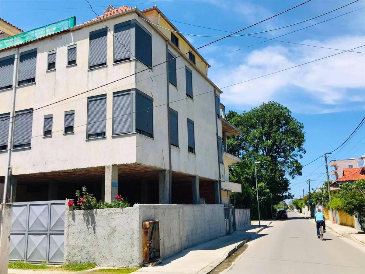 Vila Aliaj Special Rooftop Room For Two Durres Exterior photo