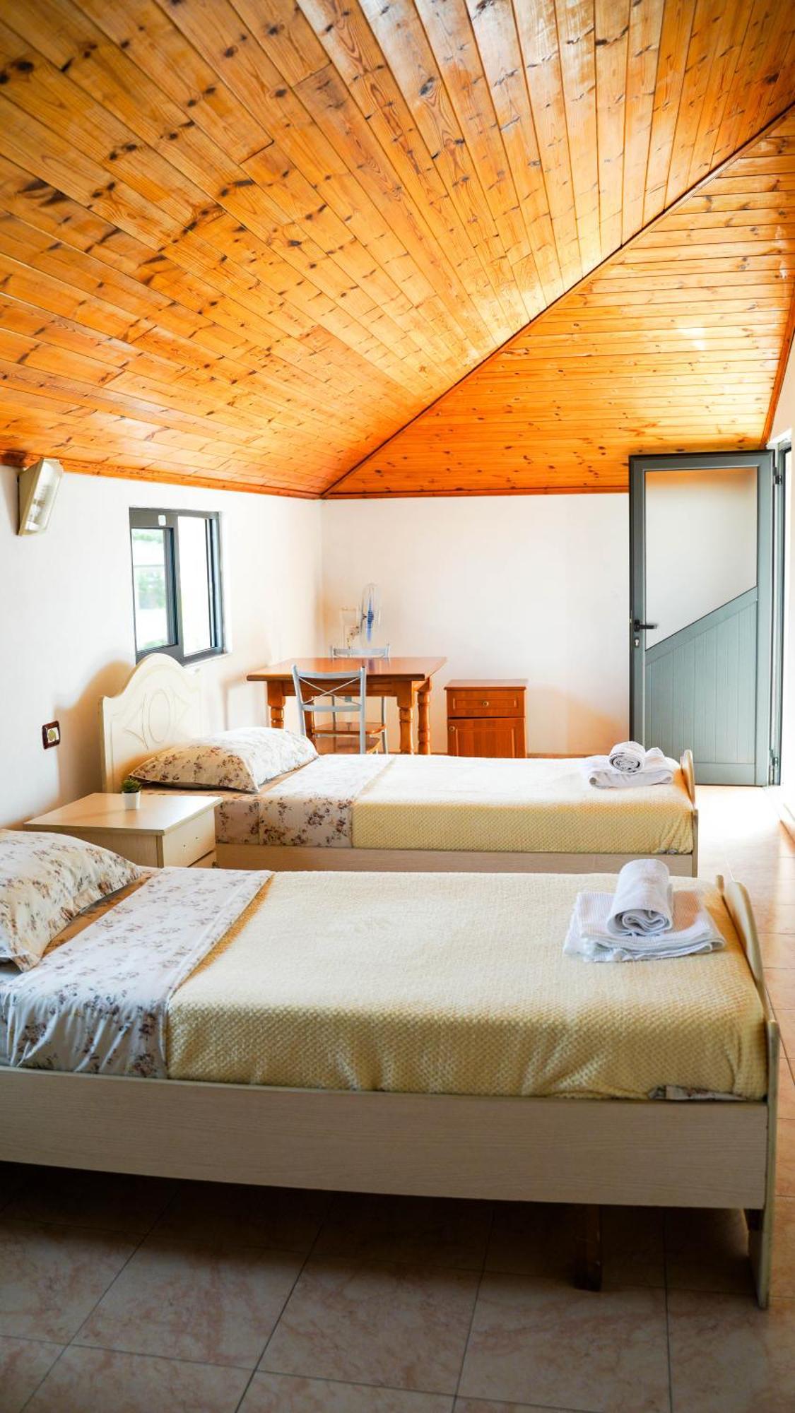 Vila Aliaj Special Rooftop Room For Two Durres Exterior photo